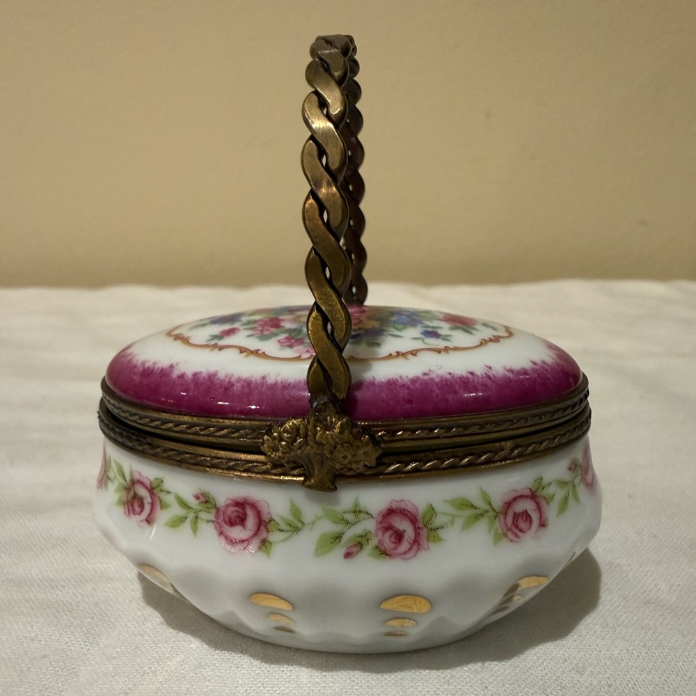 Vintage Limoges France Peint Main Porcelain Floral Trinket Basket Shape Box